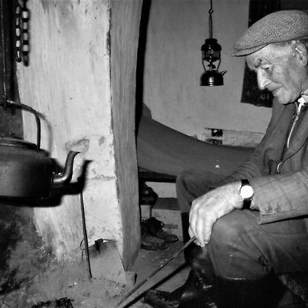 Teach Roisin-Traditional Irish Holiday Cottage In Malin Head. Bagian luar foto