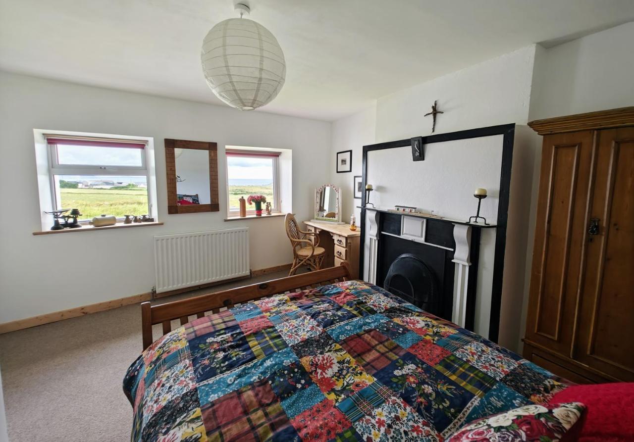 Teach Roisin-Traditional Irish Holiday Cottage In Malin Head. Bagian luar foto