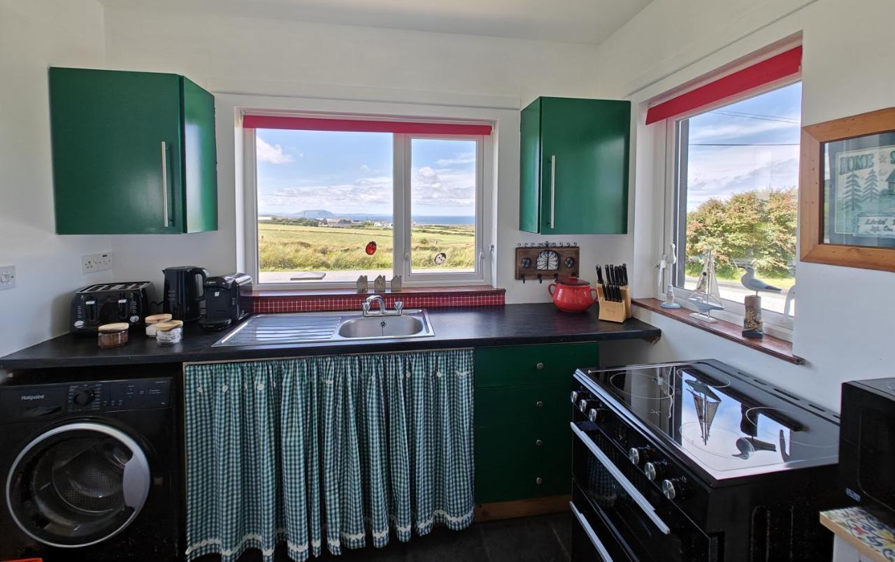 Teach Roisin-Traditional Irish Holiday Cottage In Malin Head. Bagian luar foto