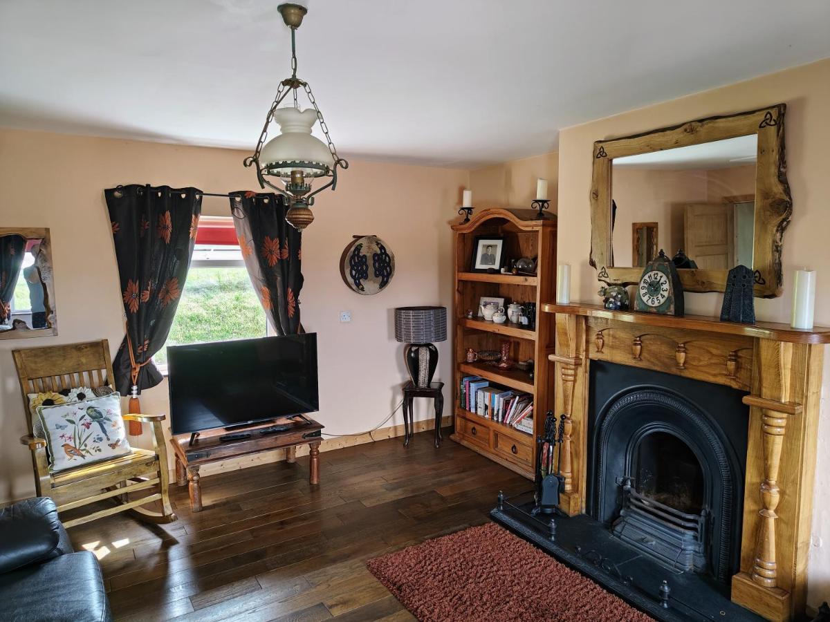 Teach Roisin-Traditional Irish Holiday Cottage In Malin Head. Bagian luar foto
